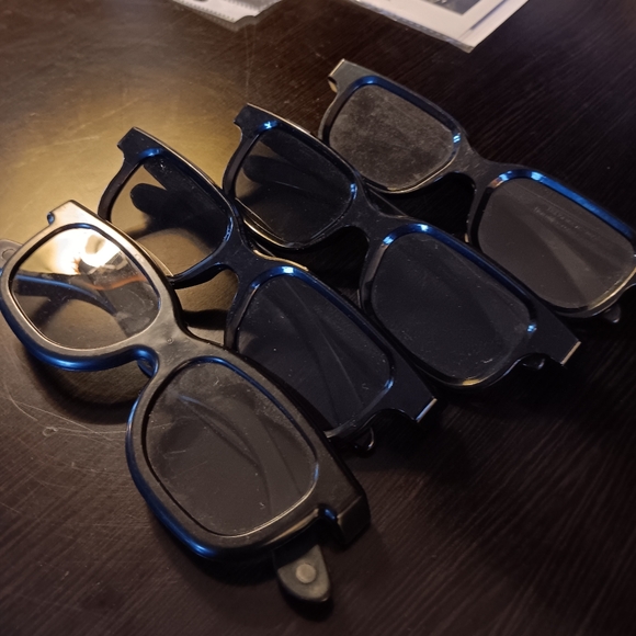 3D GLASSES - Picture 1 of 2